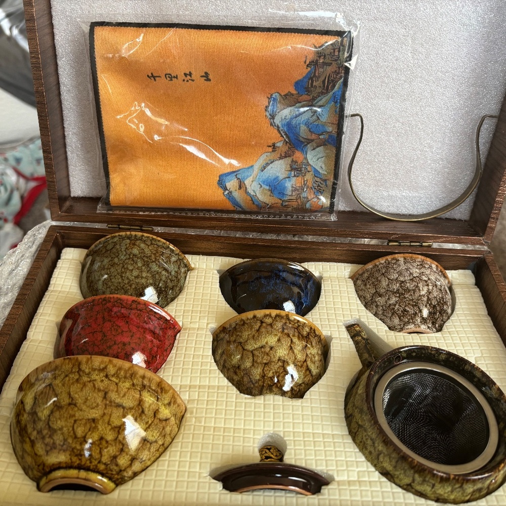 Traditional Chinese Tea Set - Picture 4 of 11